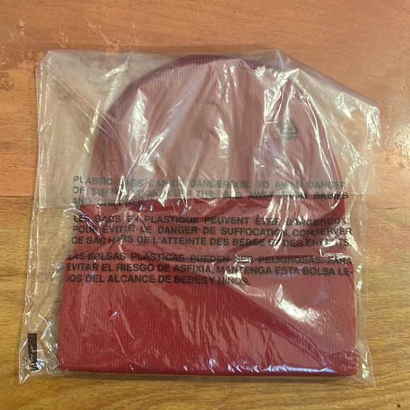 Supreme Shrek Beanie Cardinal Red - Picture 3 of 3